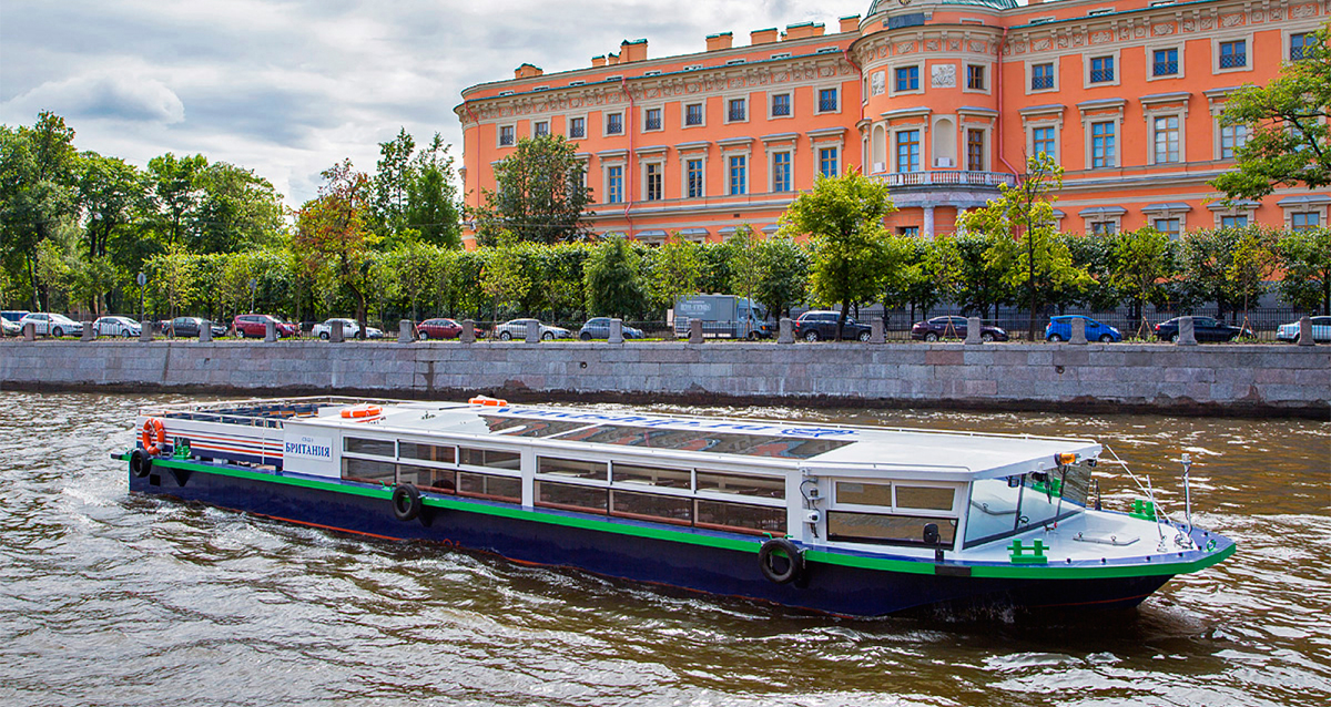 речные прогулки в Петербурге