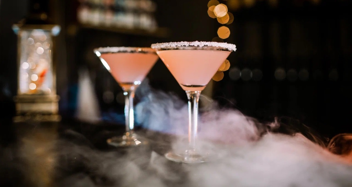 бар Mist Lounge на пр-те Пятилеток
