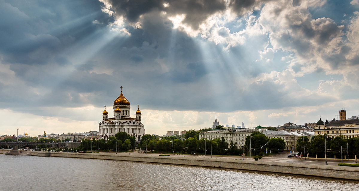 речная прогулка с просмотром фейерверка в День России