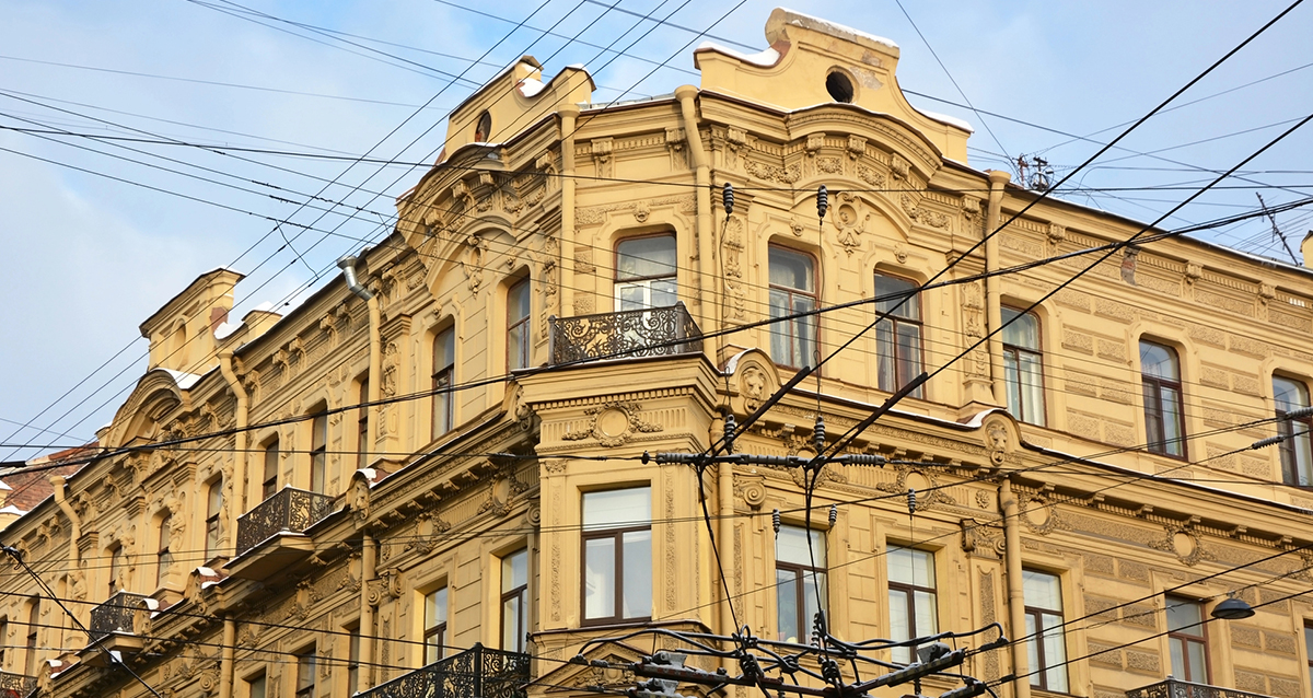 петербургская прогулка: доходные дома, дворы и парадные лестницы