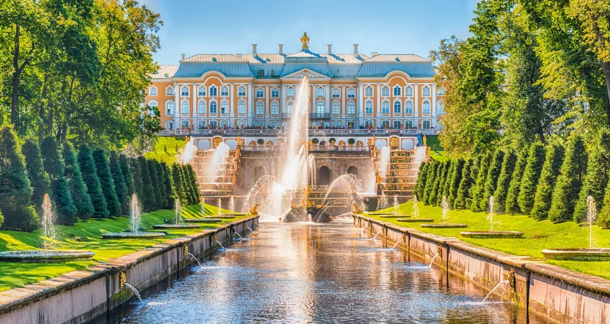 Скидки до 56% на экскурсию в Петергоф