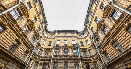1100 р. за экскурсию «Дворы и парадные + коммуналка»