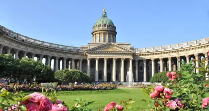 Скидки до 64% на экскурсию «Чудотворные Святыни Петербурга»