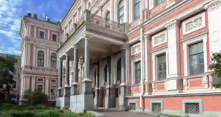 1500 р. за билет на экскурсию в Николаевский дворец (Дворец Труда)